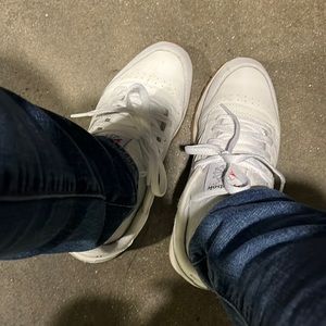 Used reeboks classics in white